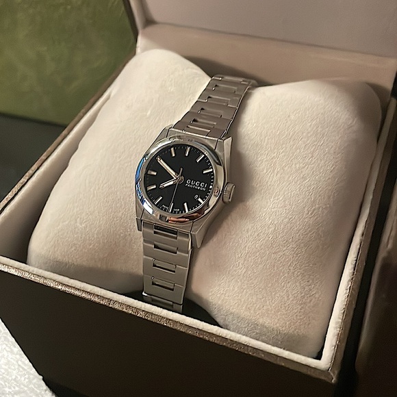 Gucci Pantheon/ stainless steel bracelet black dial - Picture 2 of 8